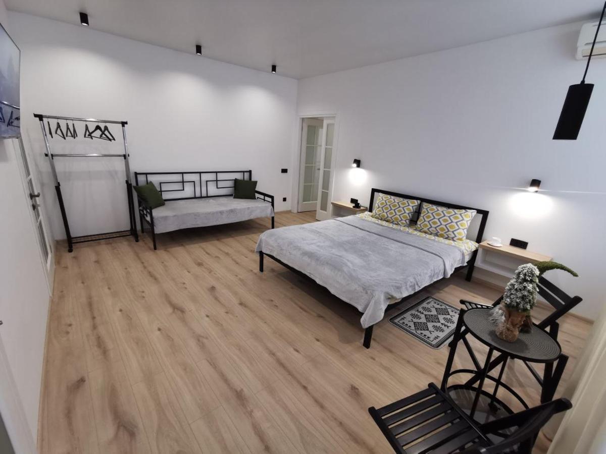 Soborna Apartment Rivne Bagian luar foto